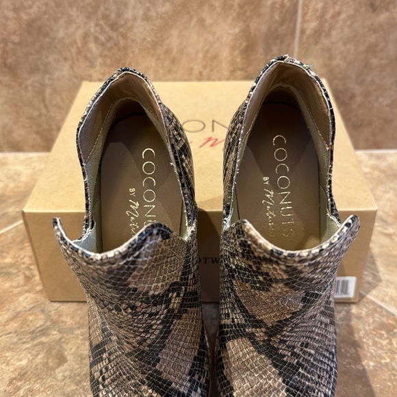 Coconuts by Matisse ‘Trader’ Brown Snake Boots—Size 9 - Picture 5 of 8